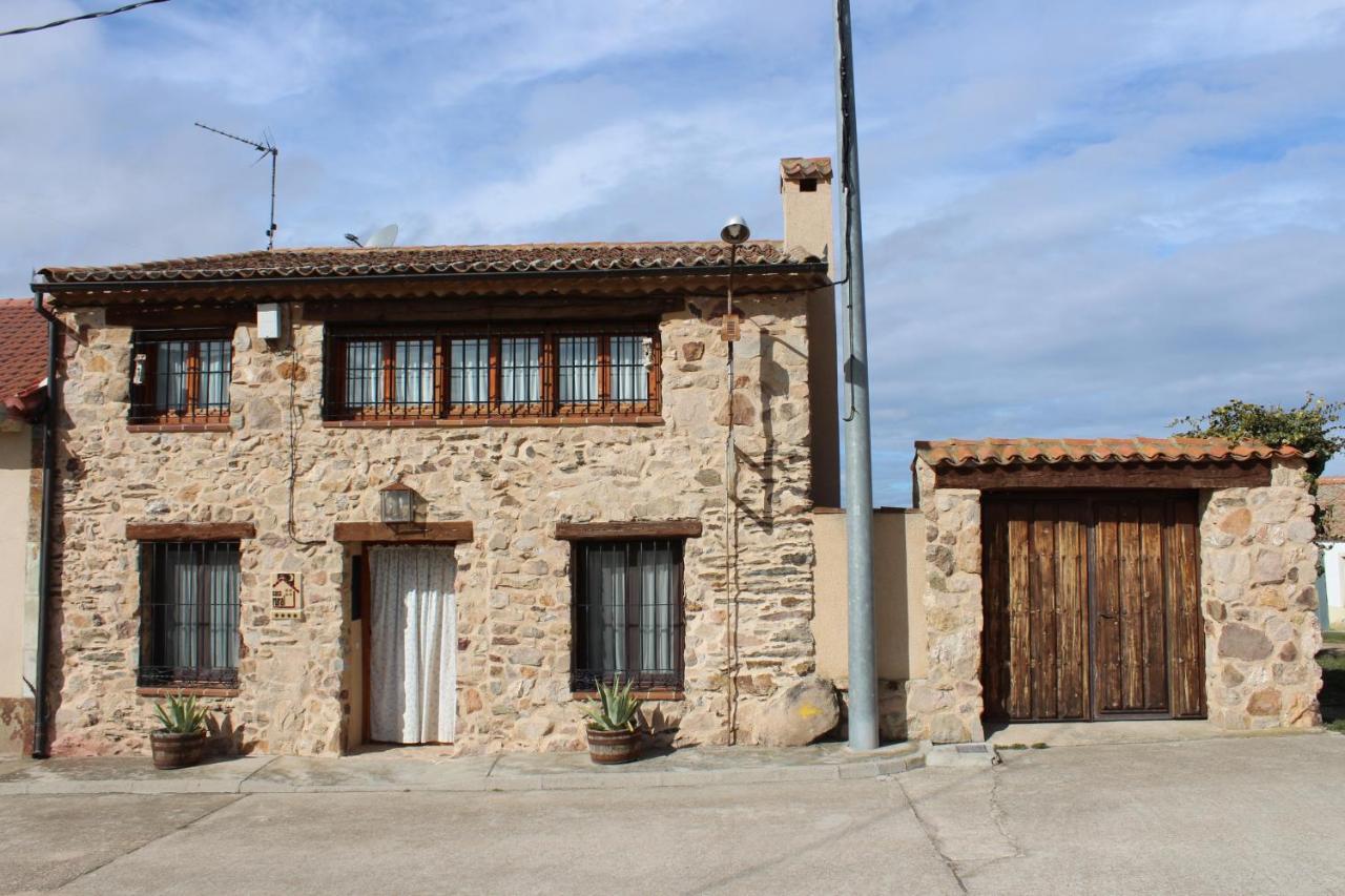 Camino Del Prado Pension Santa Maria la Real de Nieva Buitenkant foto